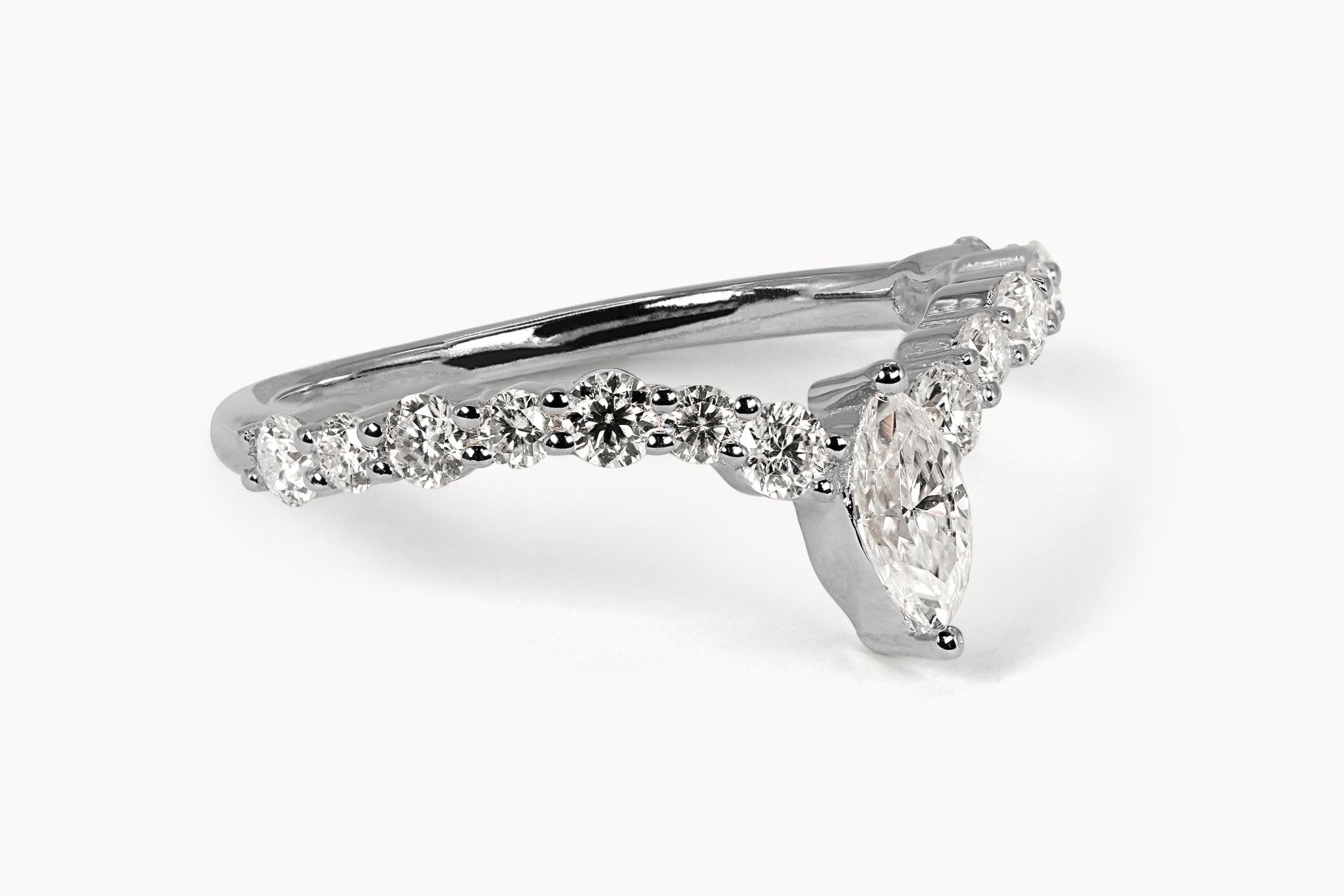 Apex Marquise Ring – Hochwertiger Schmuck: Ring mit Lab Grown Diamant in 14K Gelbgold von VON RUWEN GmbH
