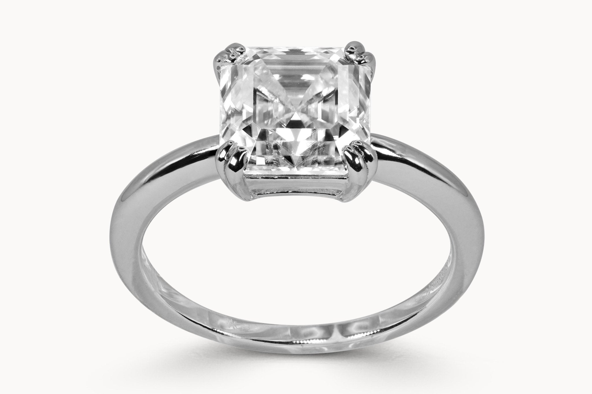 Asscher Solitaire Ring – Hochwertiger Schmuck: Ring mit Lab Grown Diamant in 18K Gelbgold von VON RUWEN GmbH