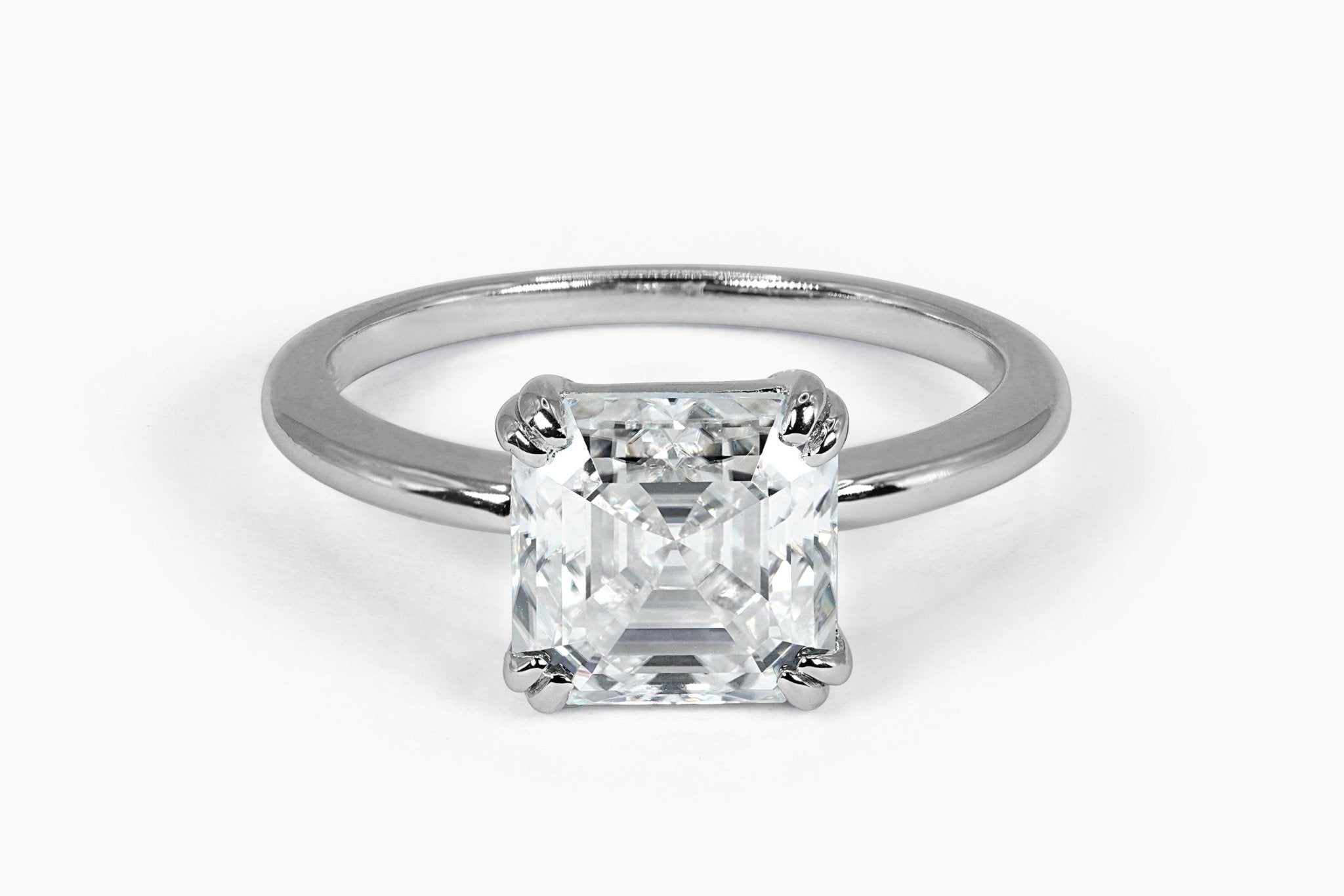 Asscher Solitaire Ring – Hochwertiger Schmuck: Ring mit Lab Grown Diamant in 18K Gelbgold von VON RUWEN GmbH