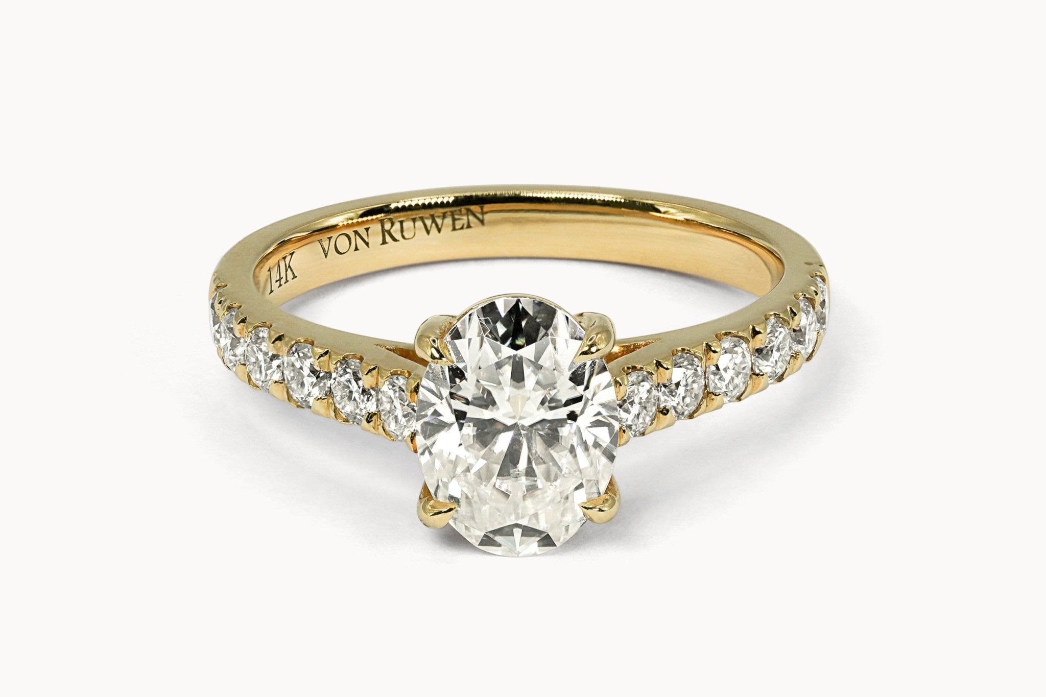 Aurelia's Sparkle Ring – Hochwertiger Schmuck: Ring mit Lab Grown Diamant in 18K Gelbgold von VON RUWEN GmbH