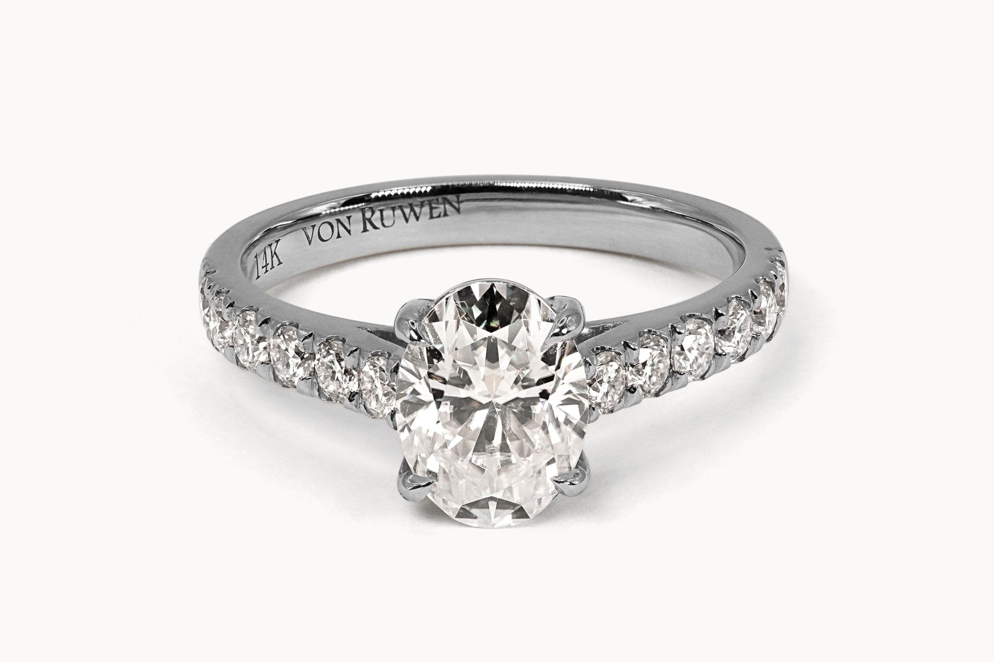 Aurelia's Sparkle Ring – Hochwertiger Schmuck: Ring mit Lab Grown Diamant in 18K Gelbgold von VON RUWEN GmbH
