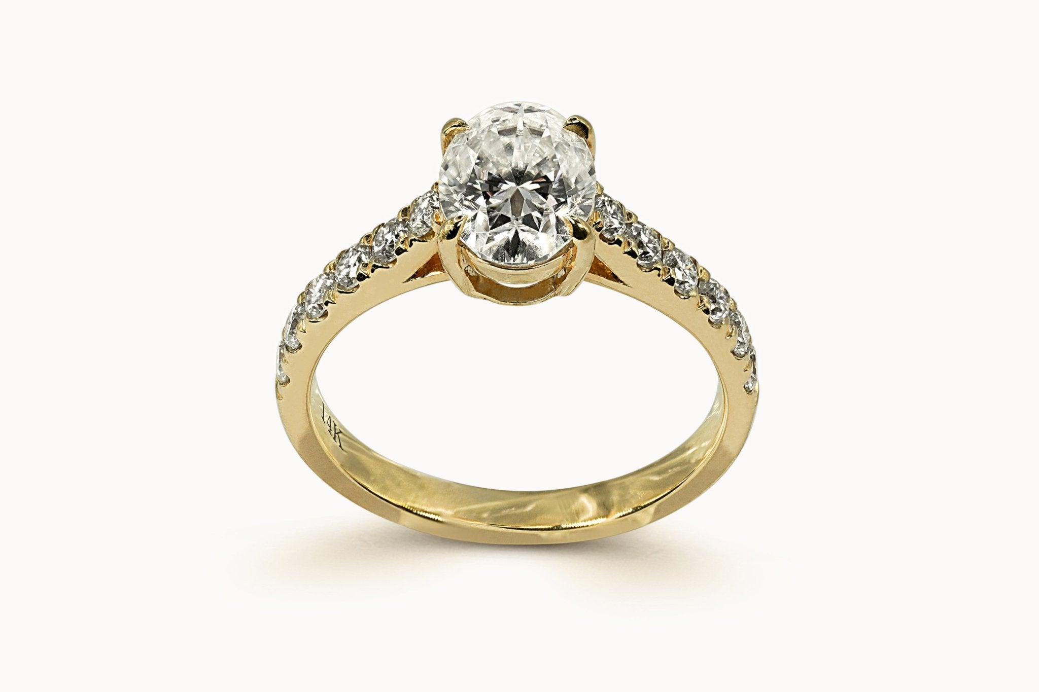 Aurelia's Sparkle Ring – Hochwertiger Schmuck: Ring mit Lab Grown Diamant in 18K Gelbgold von VON RUWEN GmbH