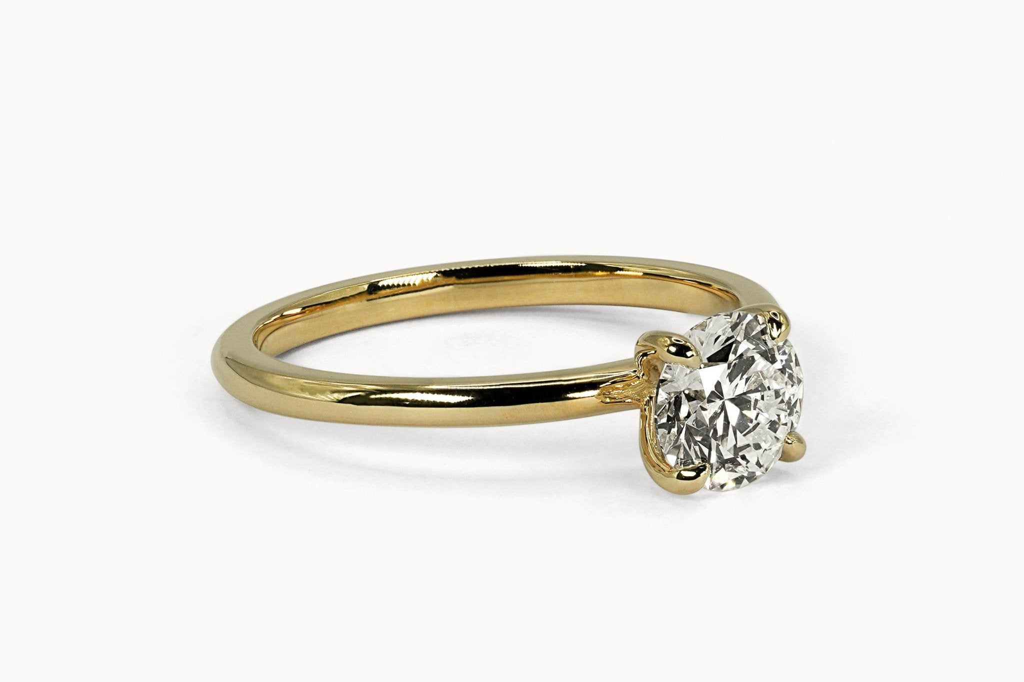Brillant Solitaire Ring – Hochwertiger Schmuck: Ring mit Lab Grown Diamant in 18K Gelbgold von VON RUWEN GmbH