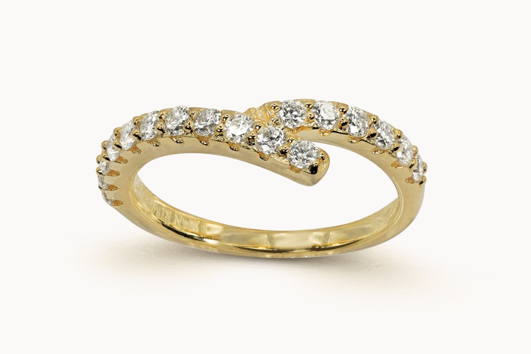 Crossroads Ring – Hochwertiger Schmuck: Ring mit Lab Grown Diamant in 14K Gelbgold von VON RUWEN GmbH