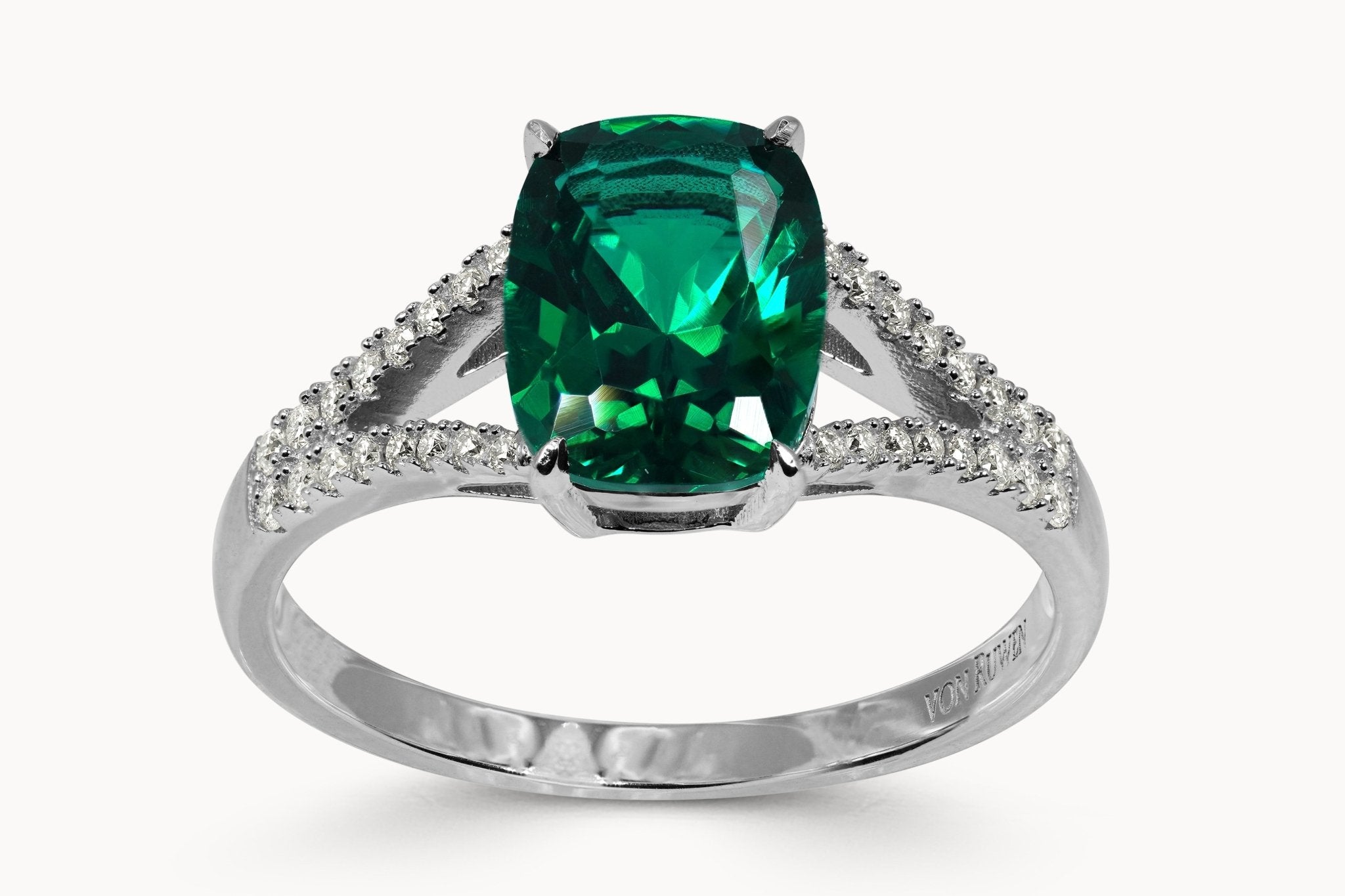 Cushion Charm Ring – Hochwertiger Schmuck: Ring mit Smaragd in 14K Gelbgold von VON RUWEN GmbH