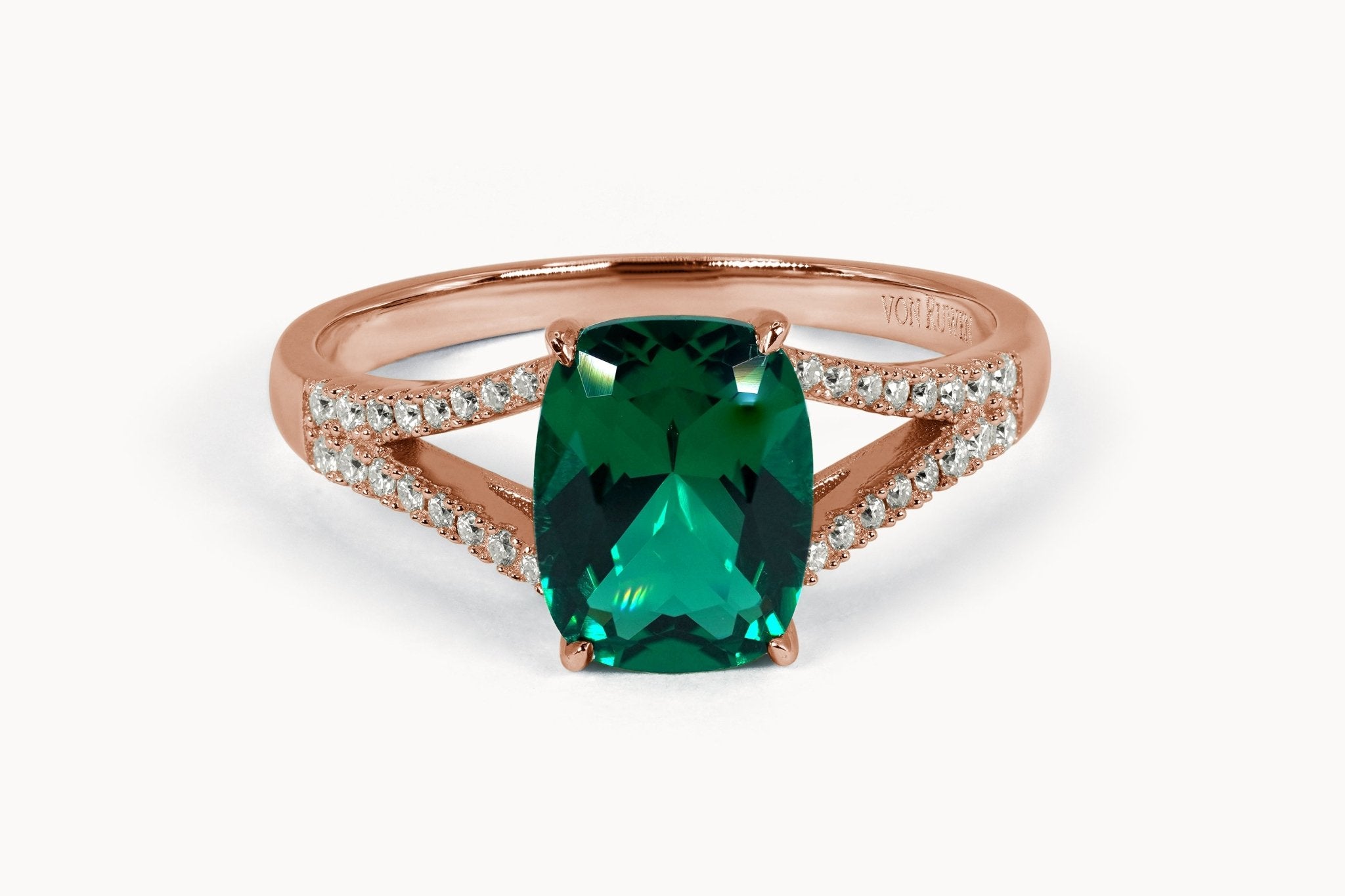 Cushion Charm Ring – Hochwertiger Schmuck: Ring mit Smaragd in 14K Gelbgold von VON RUWEN GmbH