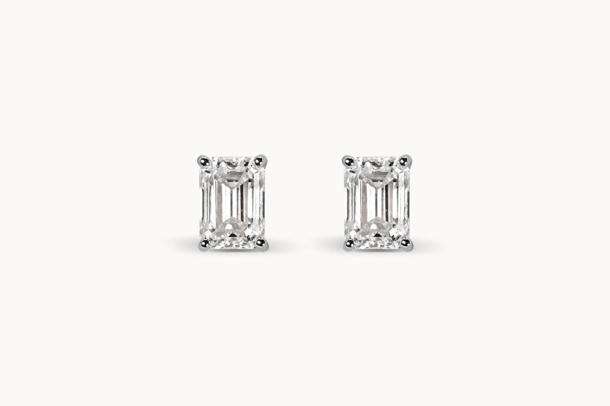 Emerald Ohrstecker – Hochwertiger Schmuck: Ohrstecker mit Lab Grown Diamant in 14K Gelbgold von VON RUWEN GmbH