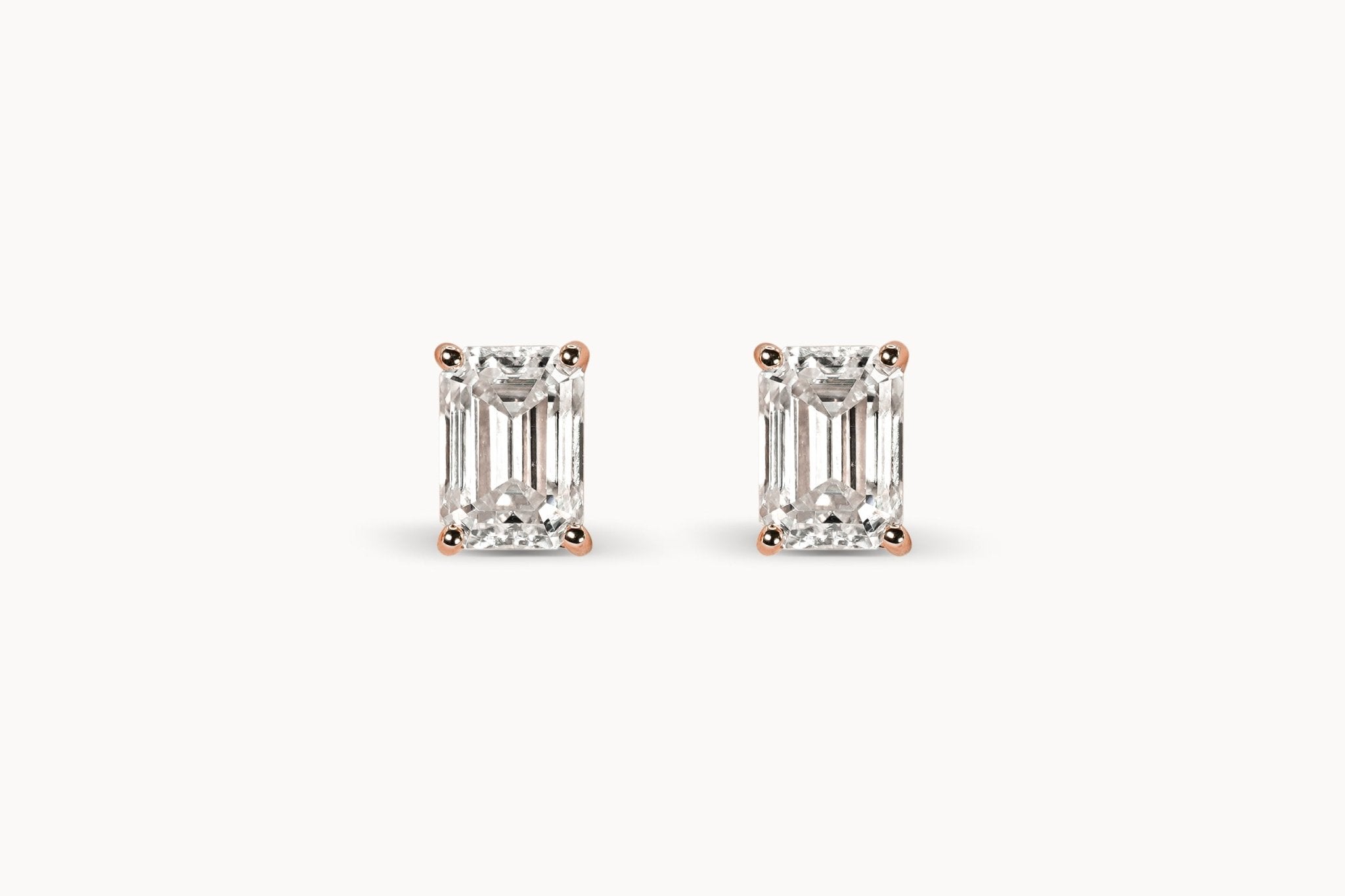 Emerald Ohrstecker – Hochwertiger Schmuck: Ohrstecker mit Lab Grown Diamant in 14K Gelbgold von VON RUWEN GmbH