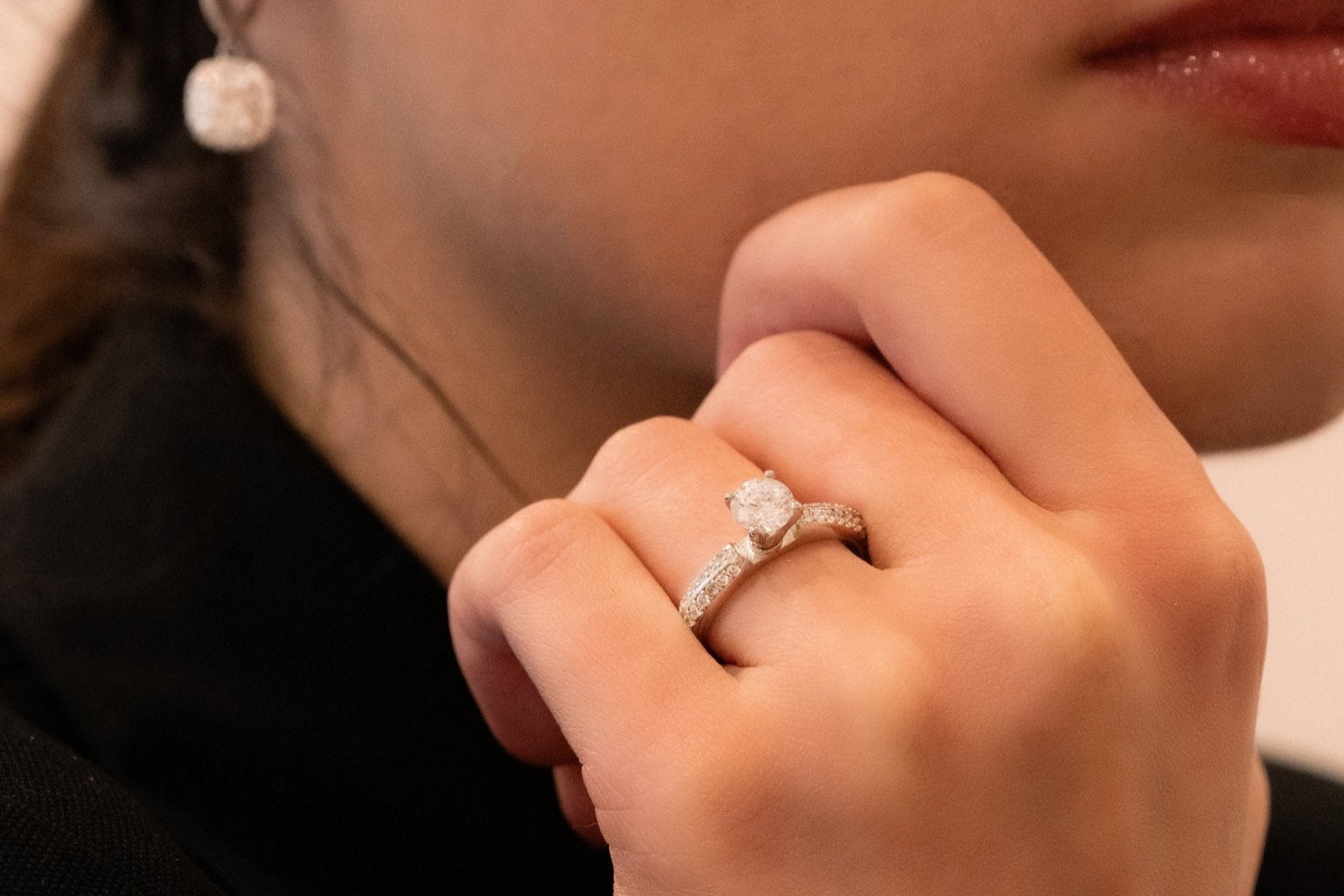 Eternal Spark Ring – Hochwertiger Schmuck: Ring mit Lab Grown Diamant in 18K Gelbgold von VON RUWEN GmbH