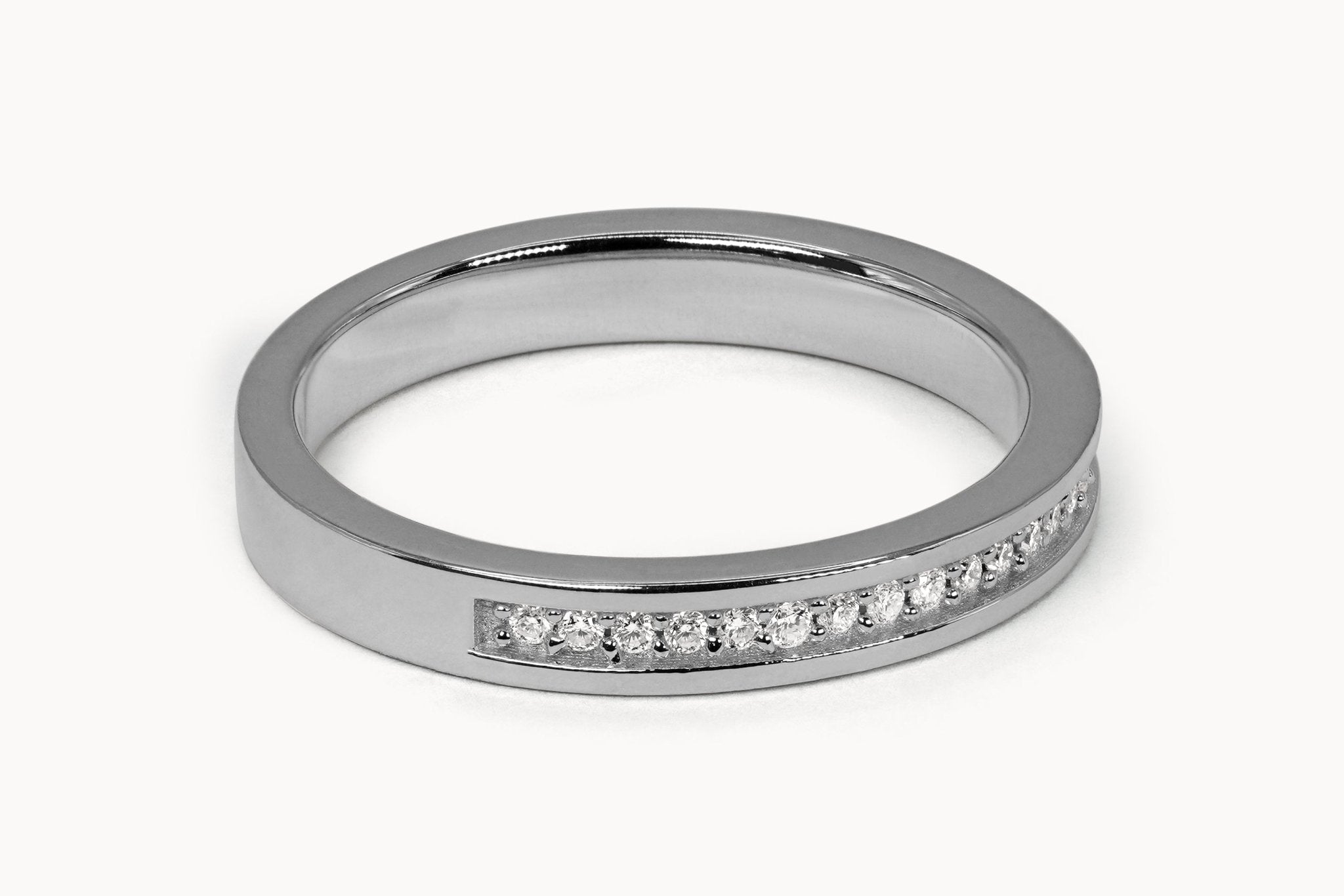 Gleam Horizon Ring – Hochwertiger Schmuck: Ring mit Lab Grown Diamant in 14K Gelbgold von VON RUWEN GmbH