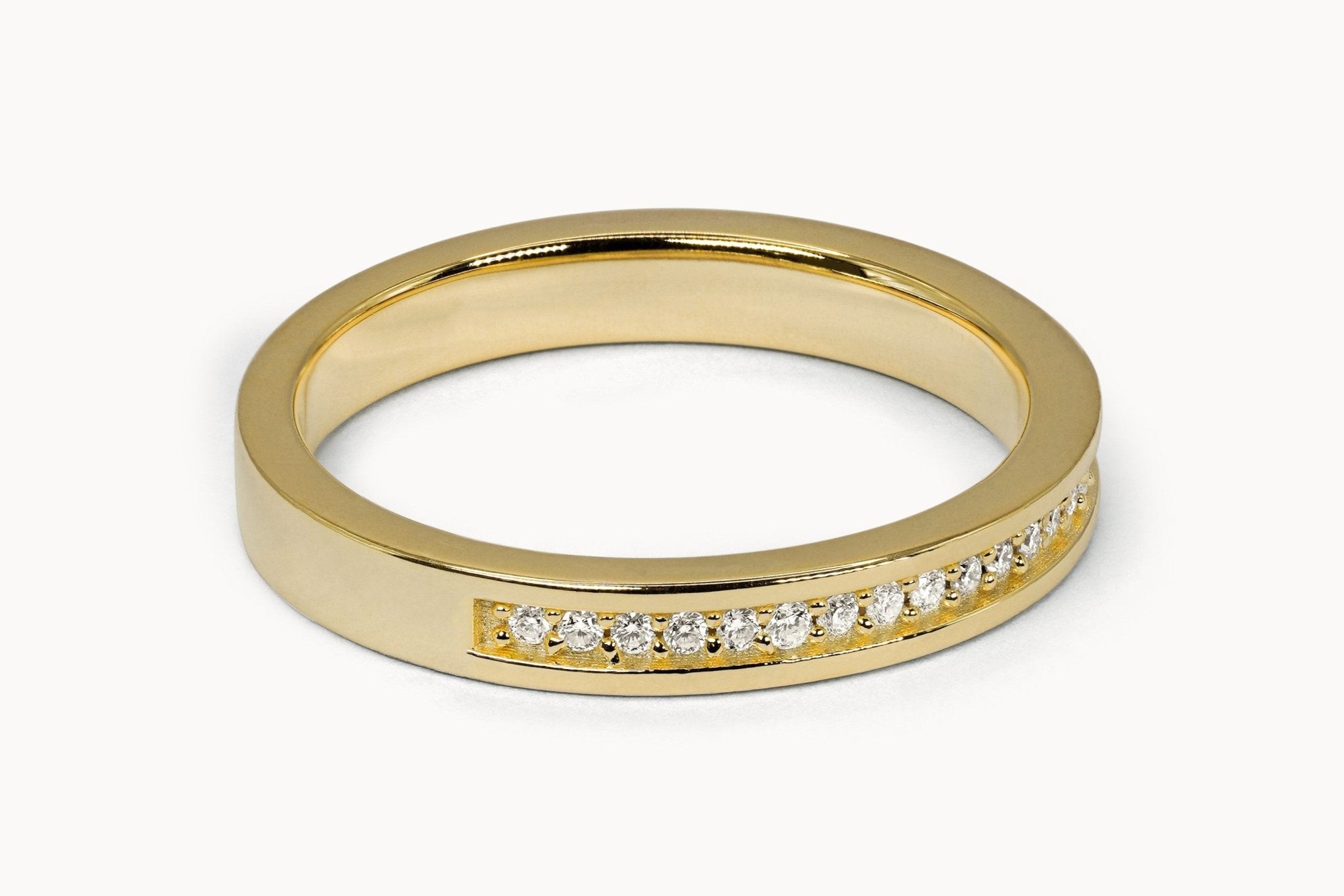 Gleam Horizon Ring – Hochwertiger Schmuck: Ring mit Lab Grown Diamant in 14K Gelbgold von VON RUWEN GmbH