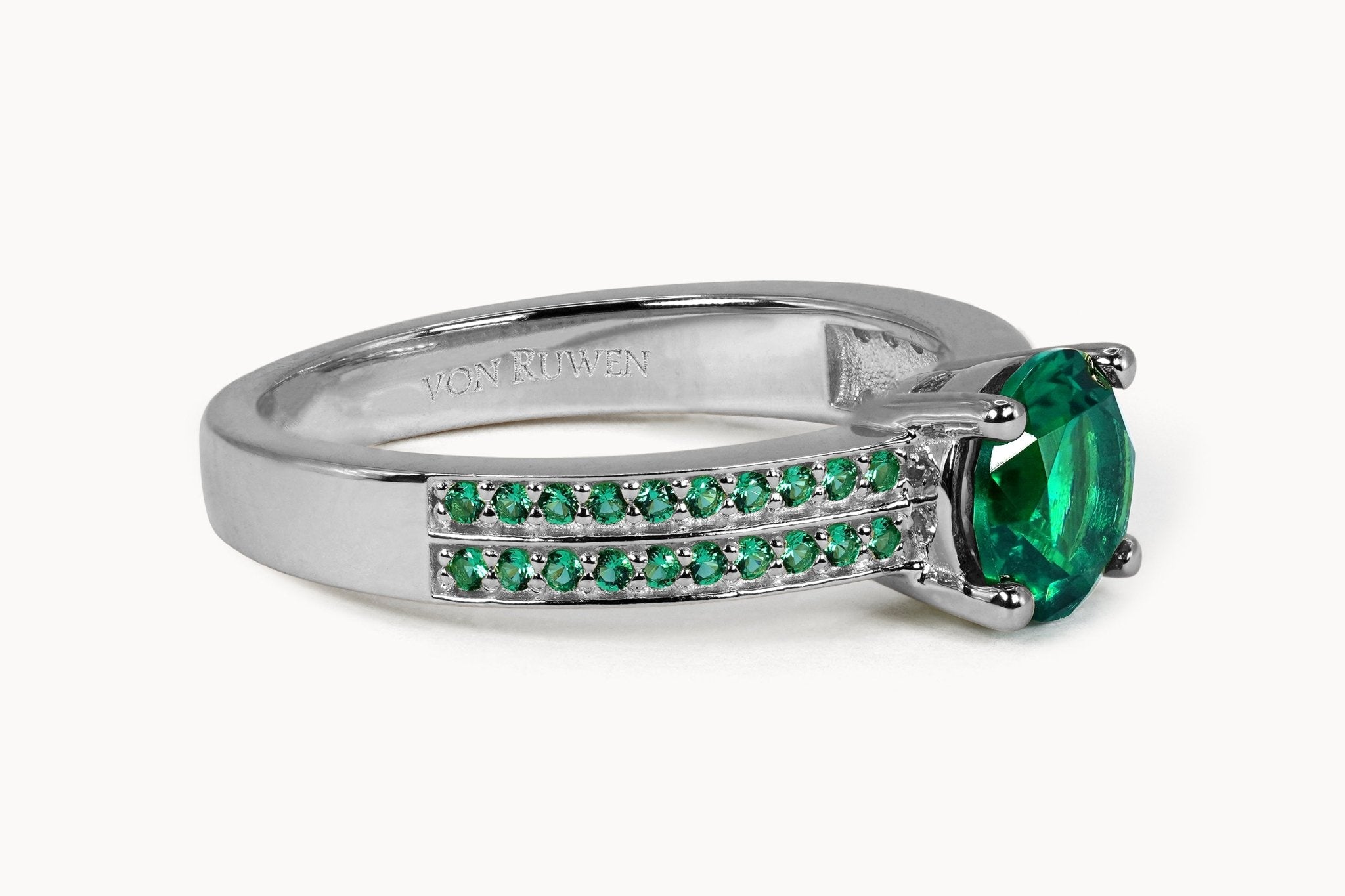 Green Grace Ring – Hochwertiger Schmuck: Ring mit Smaragd in 14K Gelbgold von VON RUWEN GmbH