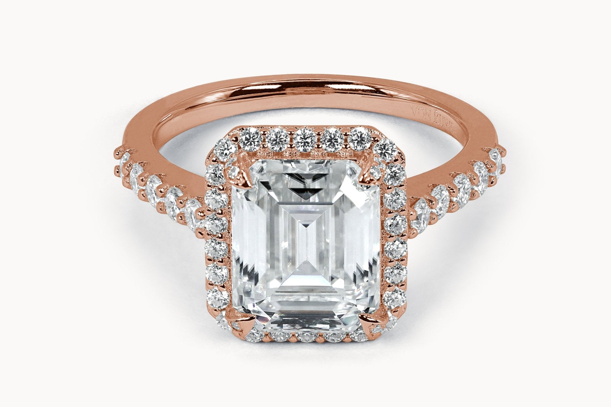 Halo Emerald - Brilliance Ring – Hochwertiger Schmuck: Ring mit Lab Grown Diamant in 18K Gelbgold von VON RUWEN GmbH