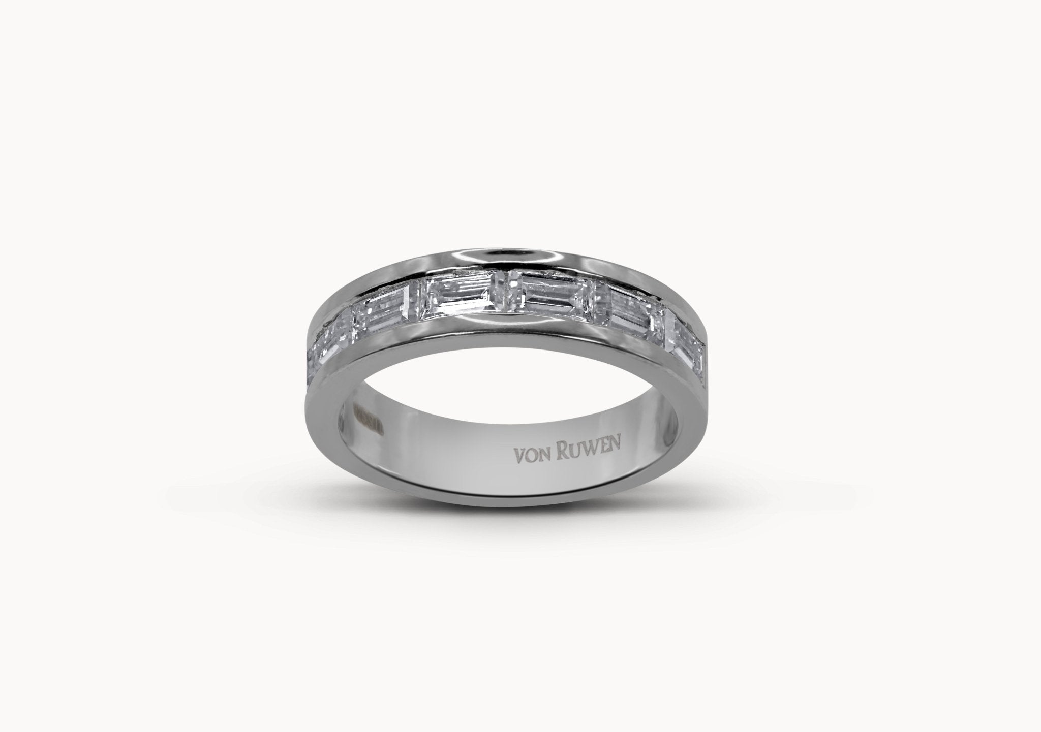 Luminar Royale Ring – Hochwertiger Schmuck: Ring mit Moissanit in 14K Gelbgold von VON RUWEN GmbH