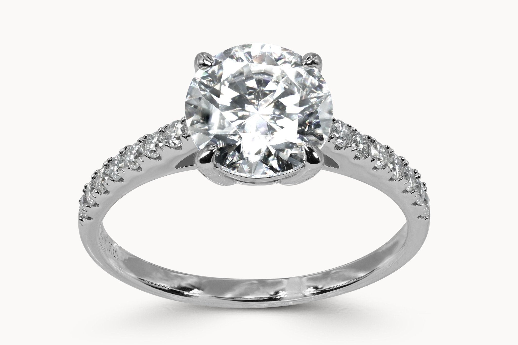 Majestic Solitaire Ring – Hochwertiger Schmuck: Ring mit Lab Grown Diamant in 18K Gelbgold von VON RUWEN GmbH