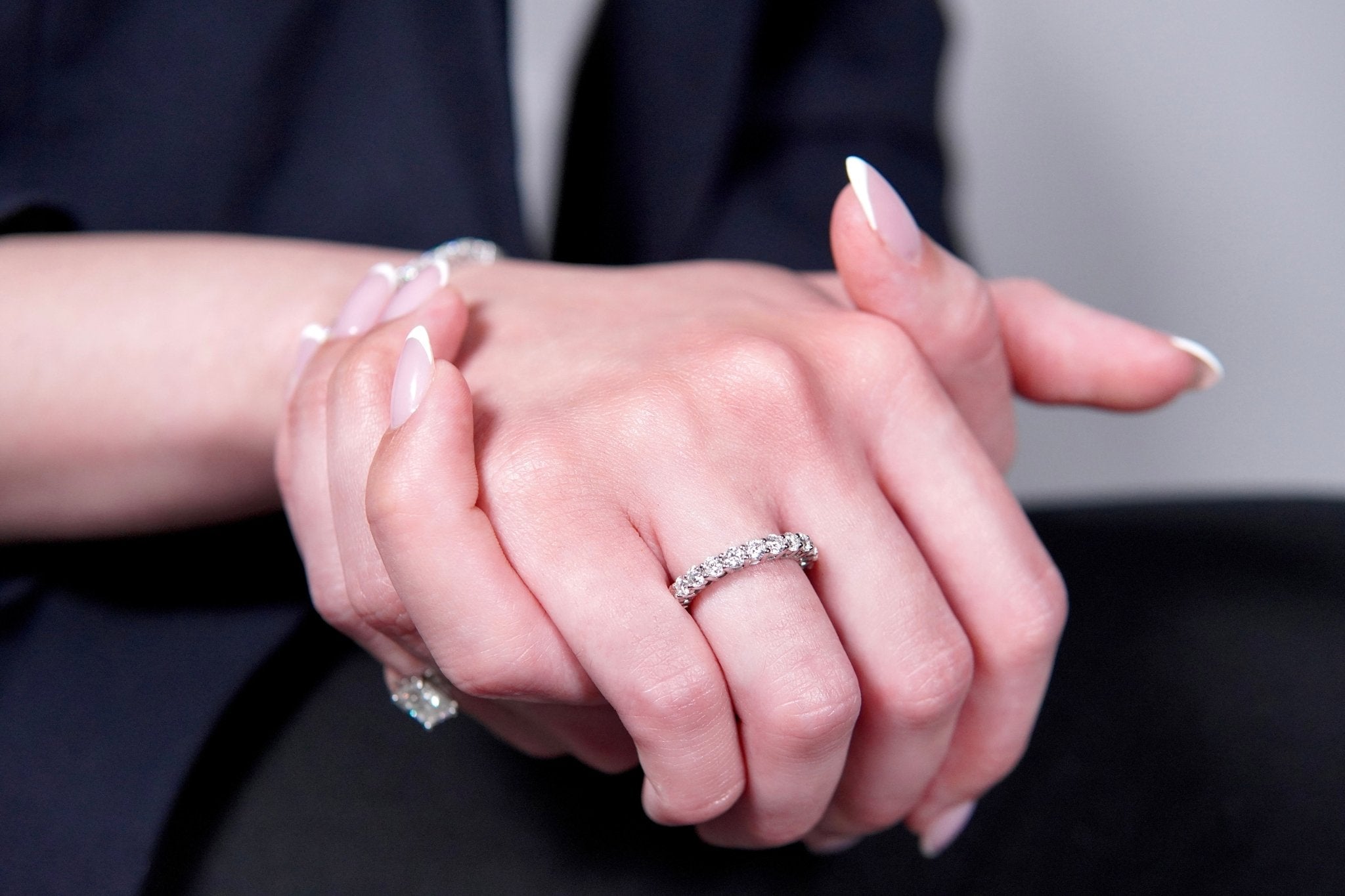 Memoire Ring – Hochwertiger Schmuck: Ring mit Lab Grown Diamant in 18K Gelbgold von VON RUWEN GmbH