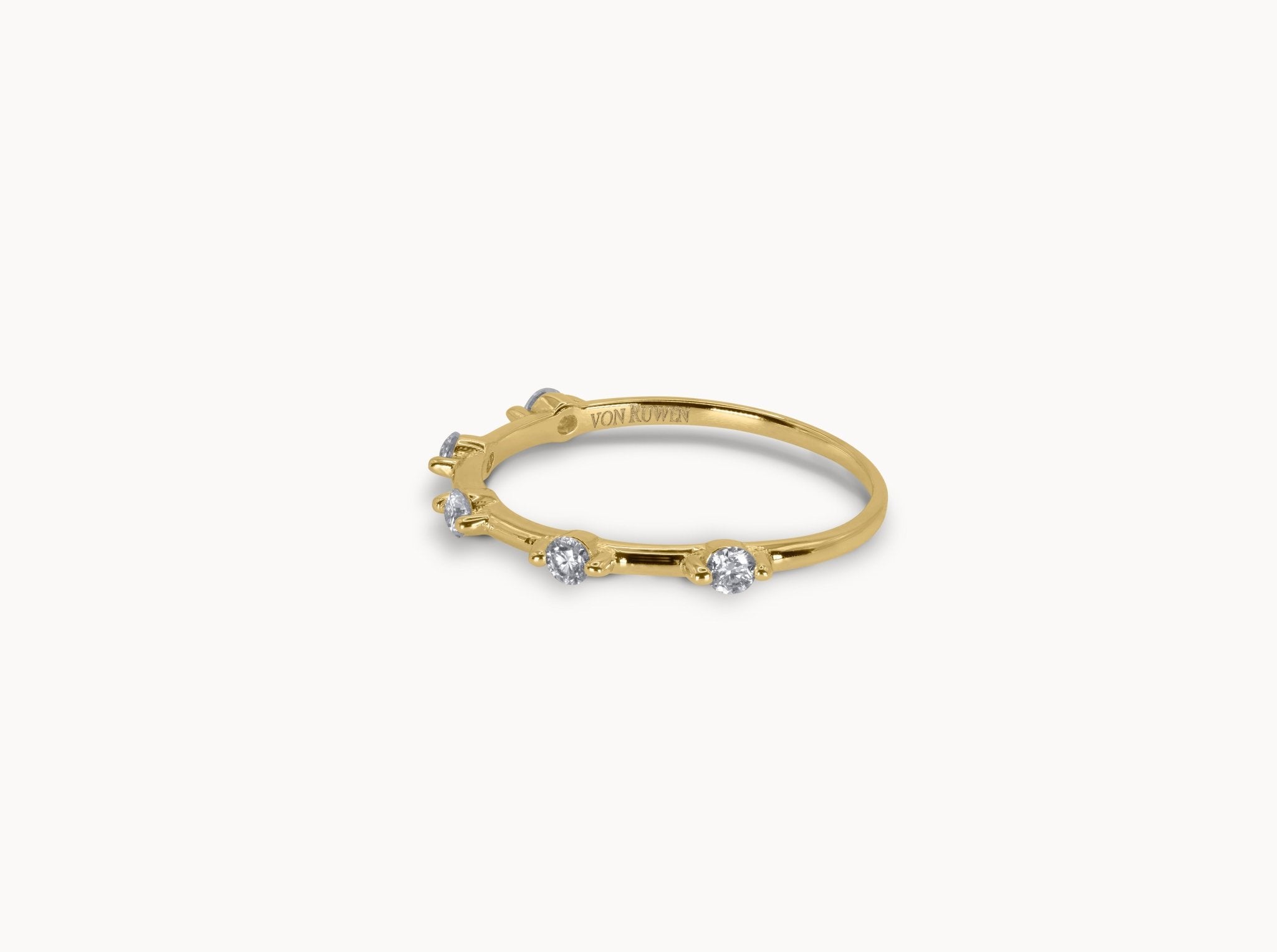 Stellar Grace Ring – Hochwertiger Schmuck: Ring mit Lab Grown Diamant in 14K Gelbgold von VON RUWEN GmbH