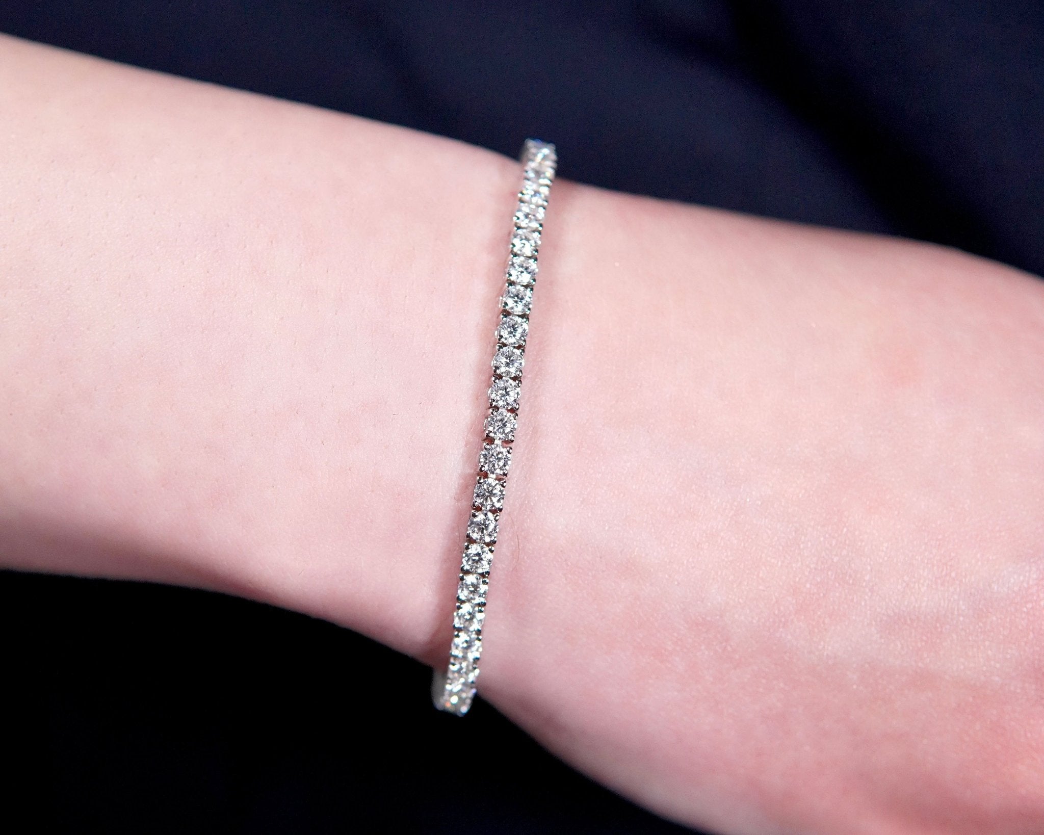 Exklusives Tennisarmband aus Weißgold mit funkelnden Labordiamanten – Nachhaltiger Schmuck von VON RUWEN