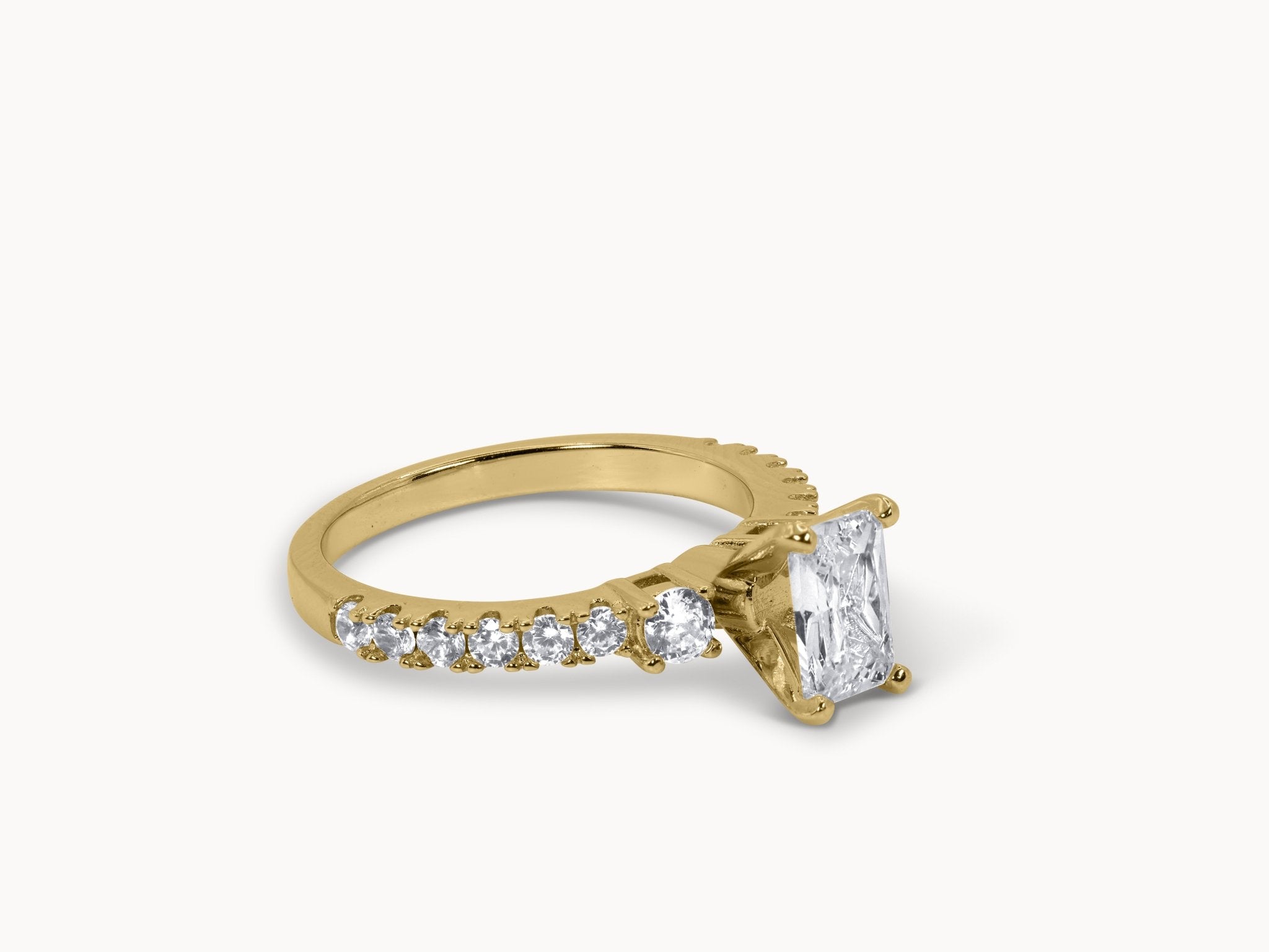 Trinity Grace Ring – Hochwertiger Schmuck: Ring mit Lab Grown Diamant in 18K Gelbgold von VON RUWEN GmbH
