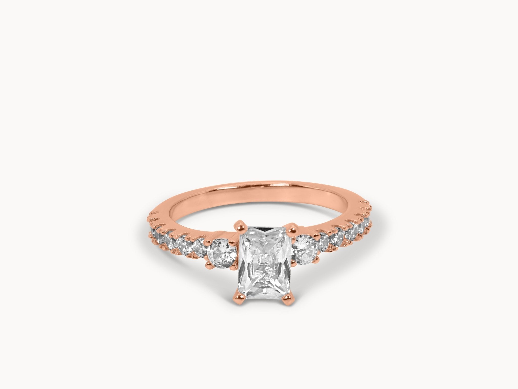 Trinity Grace Ring – Hochwertiger Schmuck: Ring mit Lab Grown Diamant in 18K Gelbgold von VON RUWEN GmbH
