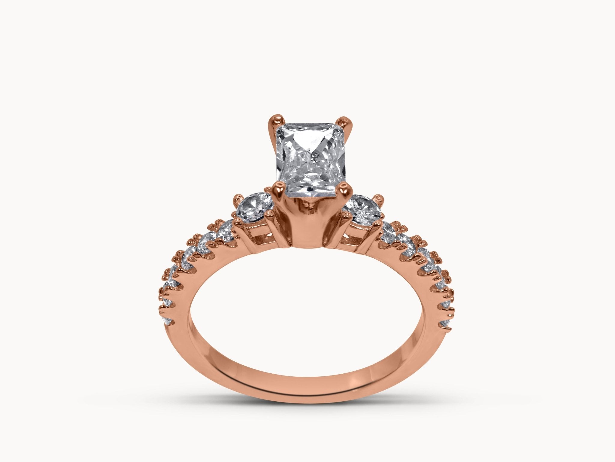 Trinity Grace Ring – Hochwertiger Schmuck: Ring mit Lab Grown Diamant in 18K Gelbgold von VON RUWEN GmbH