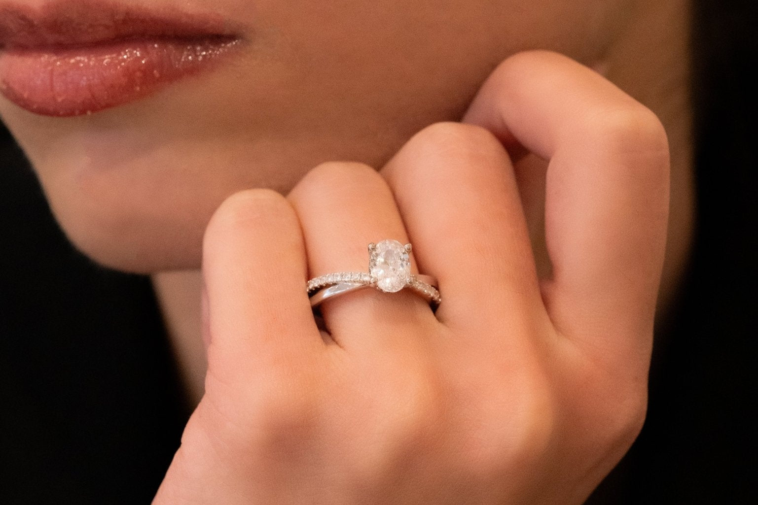 Twilight Serenade Ring – Hochwertiger Schmuck: Ring mit Lab Grown Diamant in 18K Gelbgold von VON RUWEN GmbH