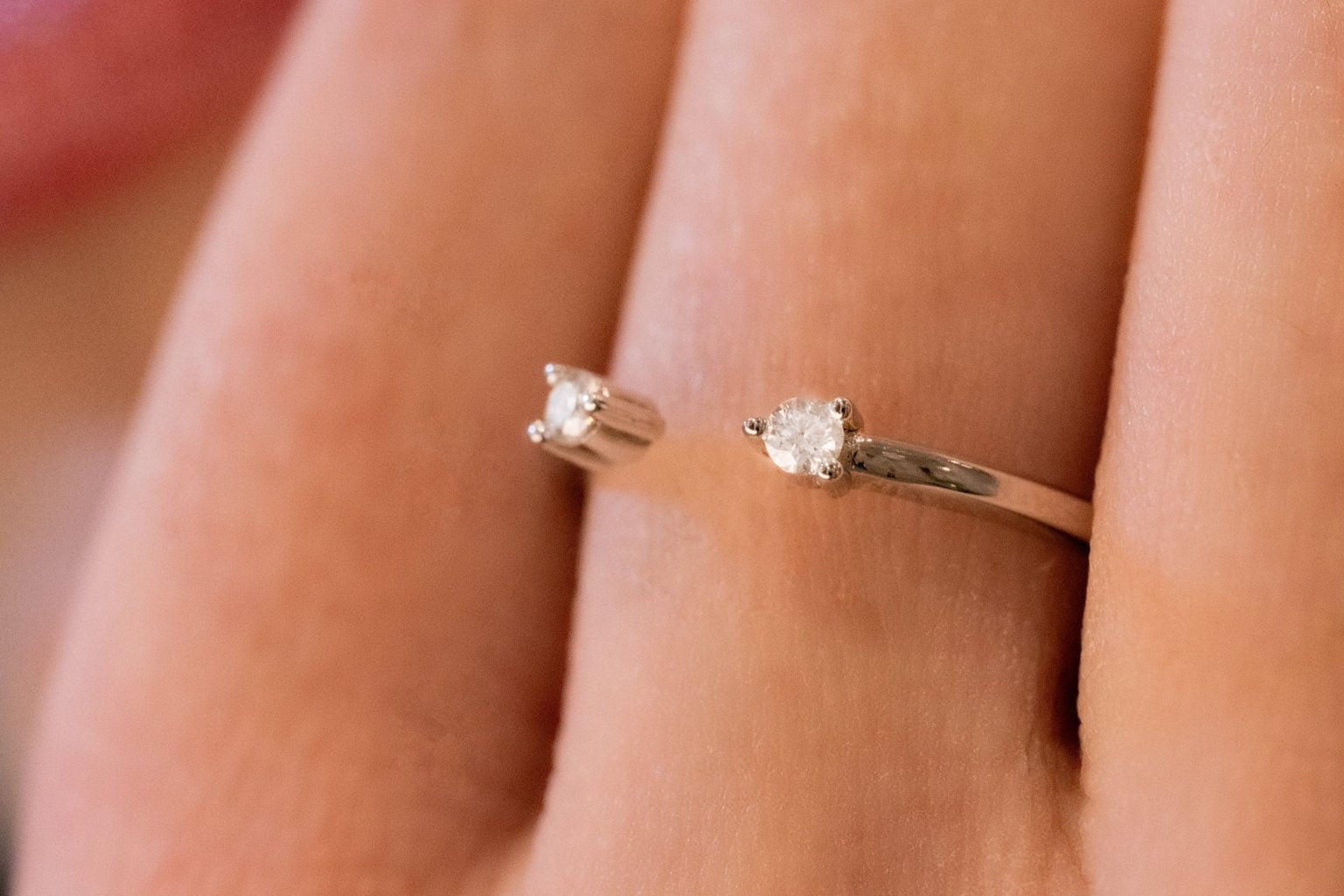 Twin Starlight Ring – Hochwertiger Schmuck: Ring mit Lab Grown Diamant in 14K Gelbgold von VON RUWEN GmbH