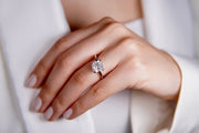 Asscher Solitaire Ring – Hochwertiger Schmuck: Ring mit Lab Grown Diamant in 18K Gelbgold von VON RUWEN GmbH